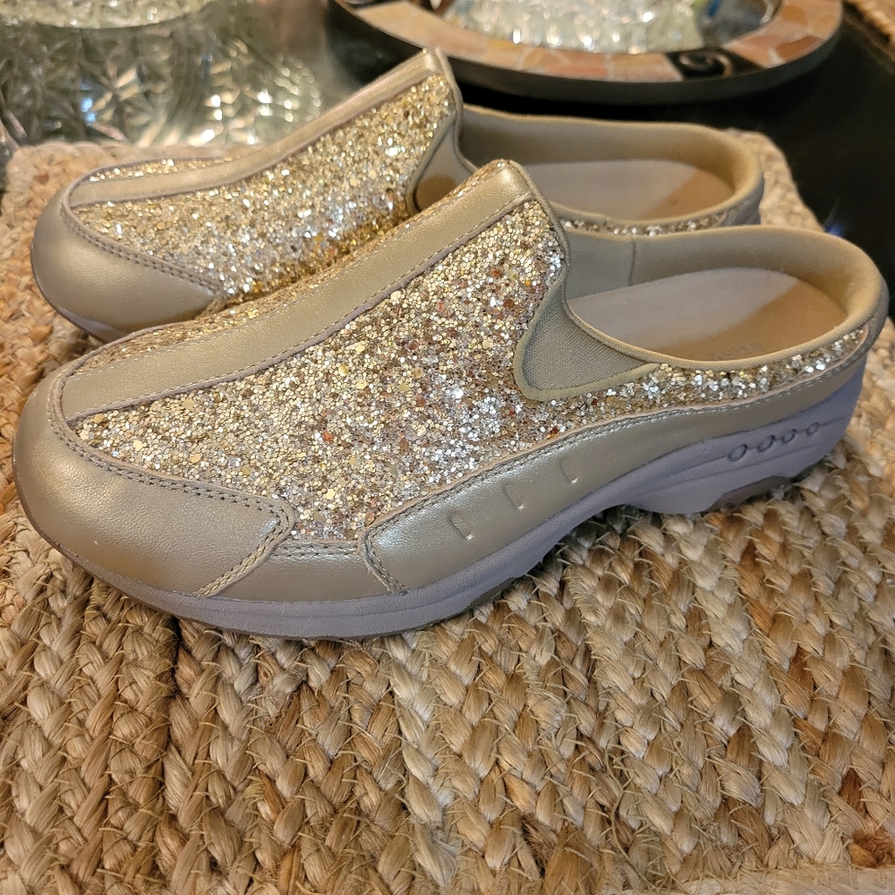 Easy Spirit Womans Sneakers